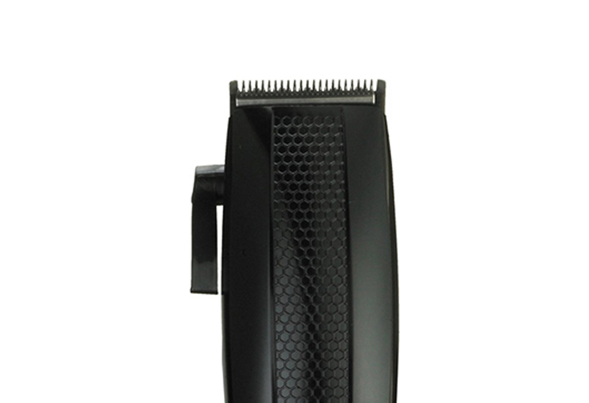 Απεικονίζεται η κουρευτική μηχανή